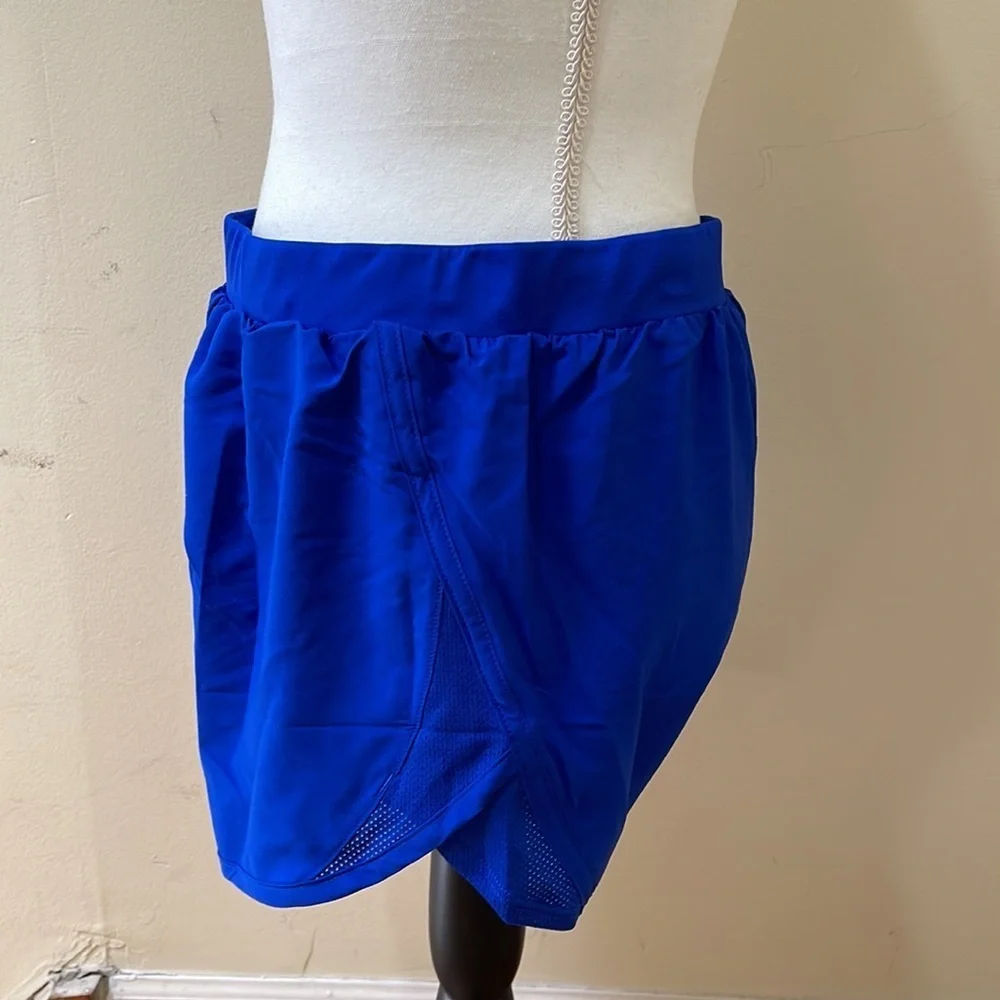 Sports Short - Picture 3 of 6